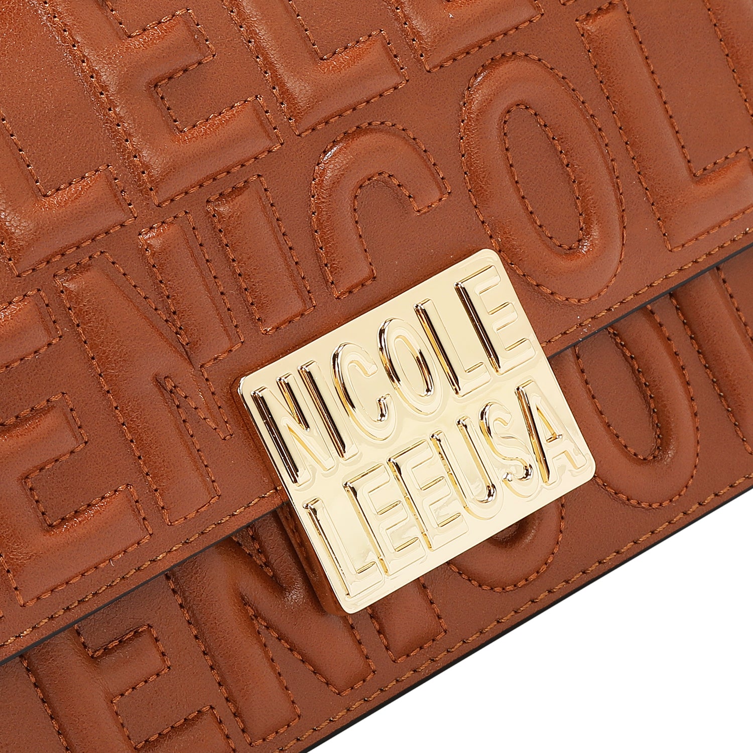 BOLSO DE HOMBRO CON CADENA Y LOGO EN RELIEVE (MARRON)