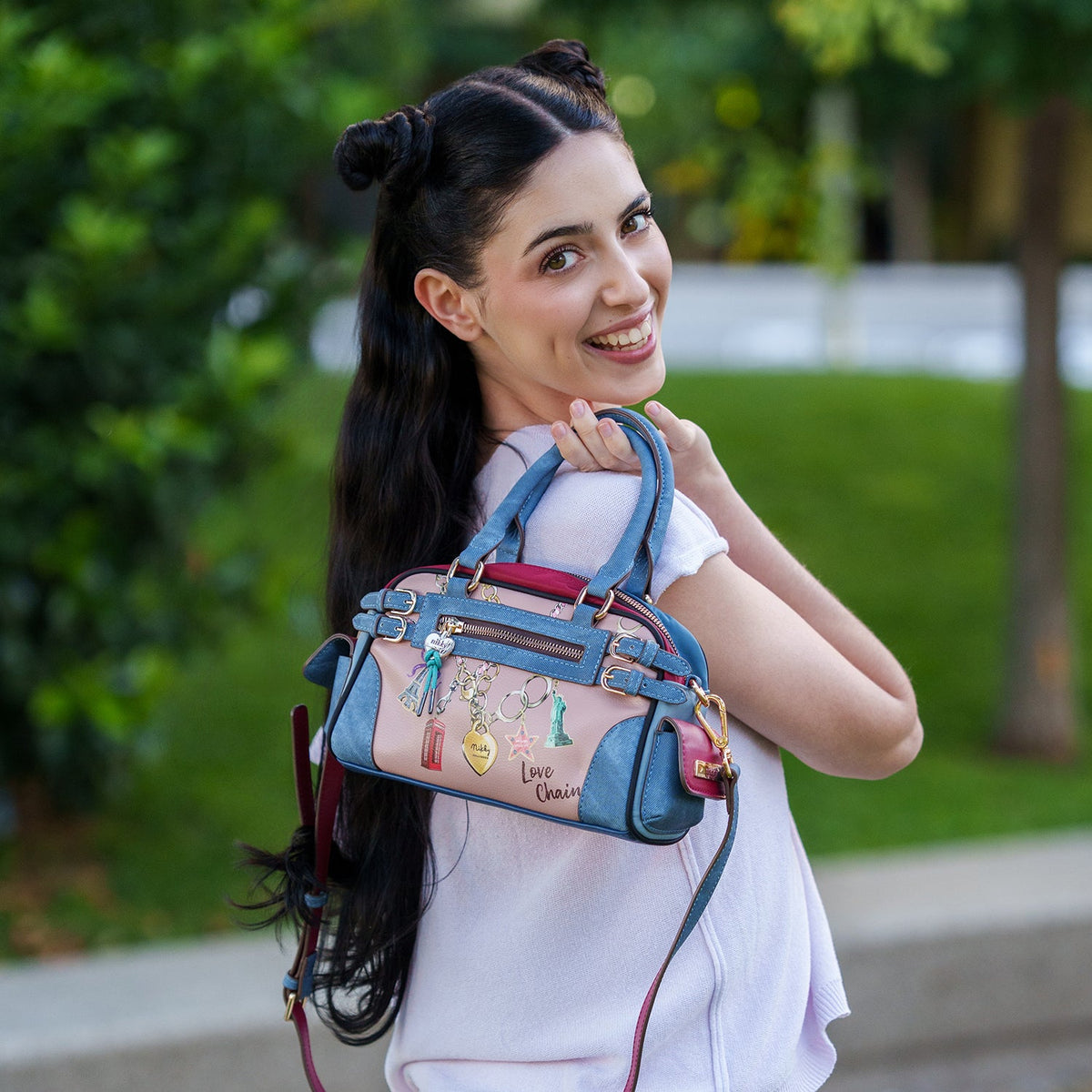 BOLSO DE MANO PEQUEÑO (LOVE CHAIN)