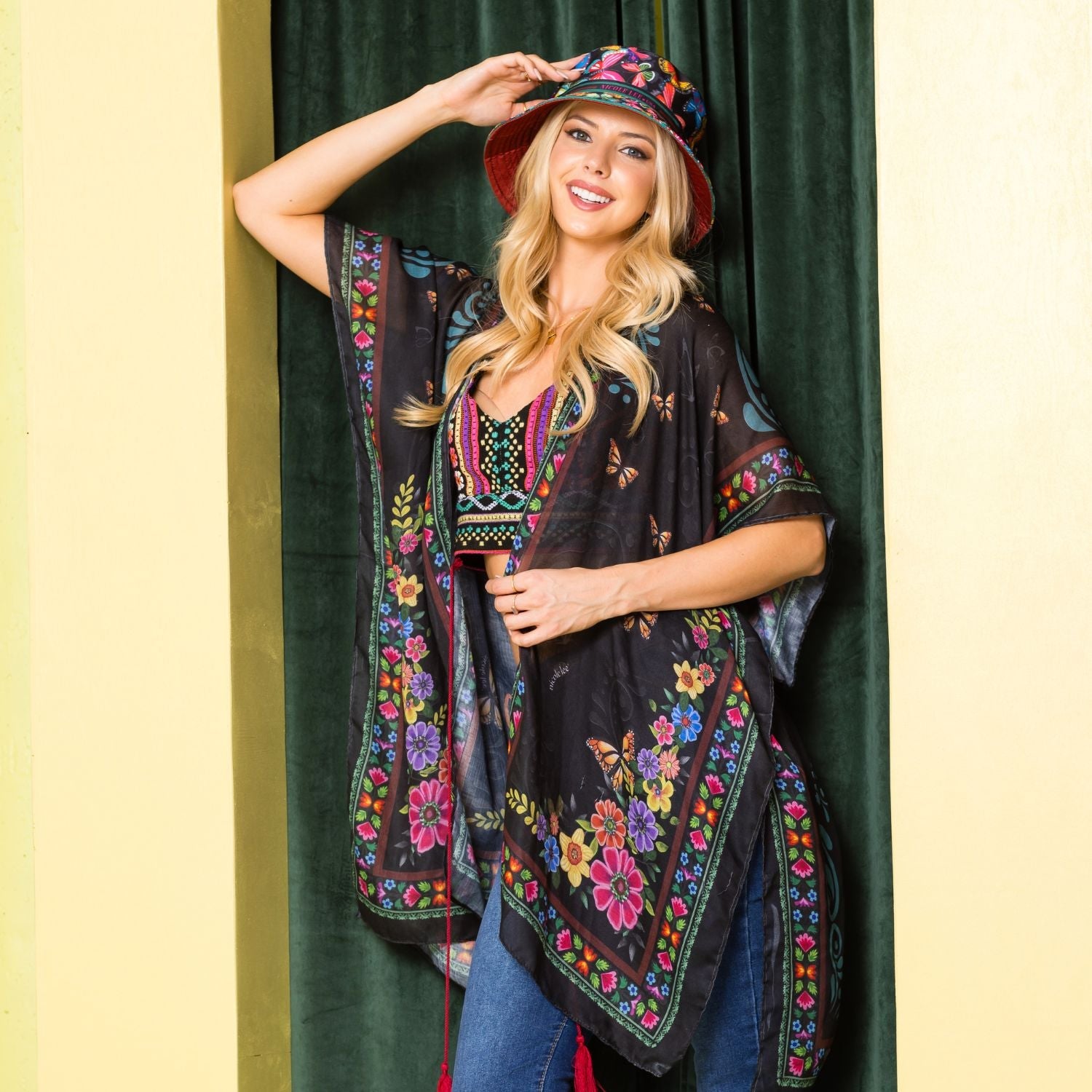 KIMONO (<tc><tc>Ladies Night Out</tc></tc>)