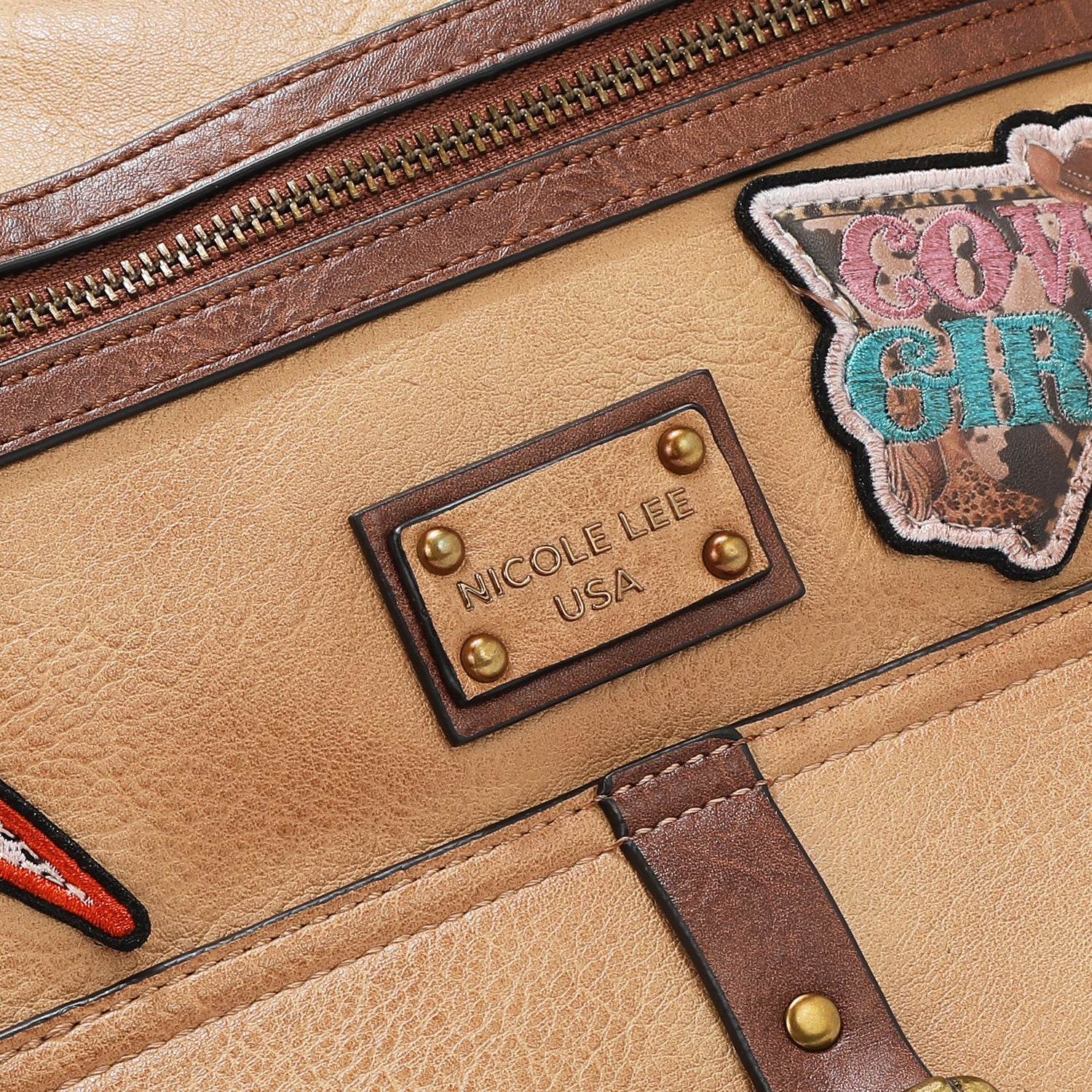 MOCHILA VINTAGE CON PARCHE (MARRON)