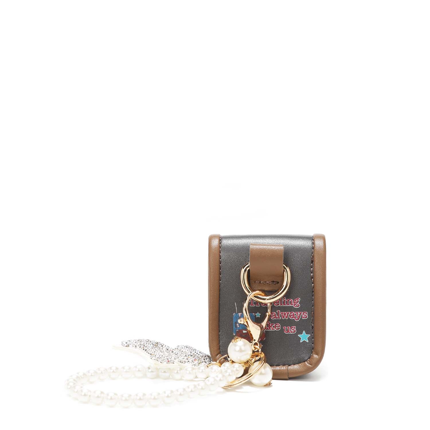 KEYCHAIN WITH HEADPHONE HOLDER AND PEARL BRACELET <tc>NIKKY</tc>