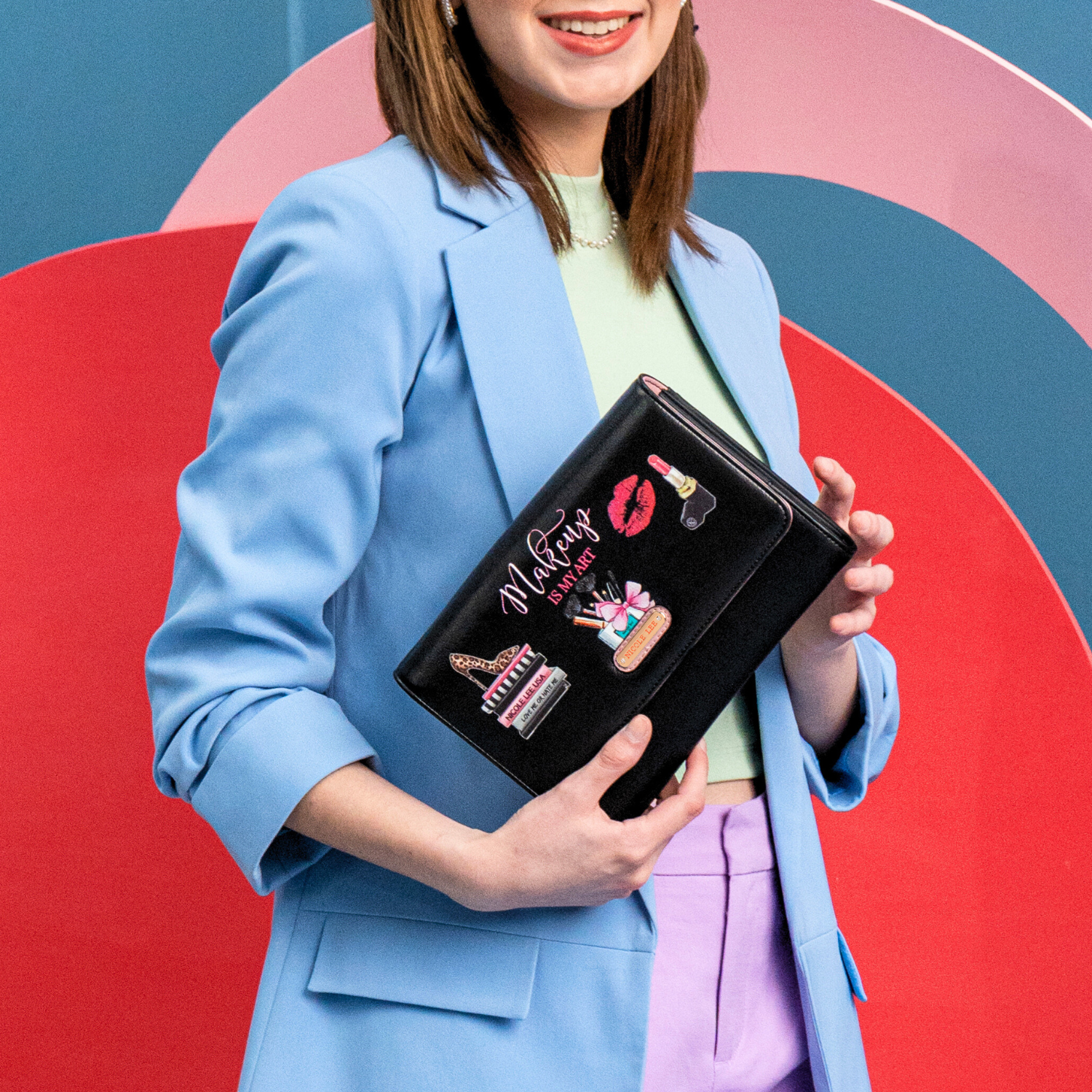 AUBRI BANDOLERA WALL