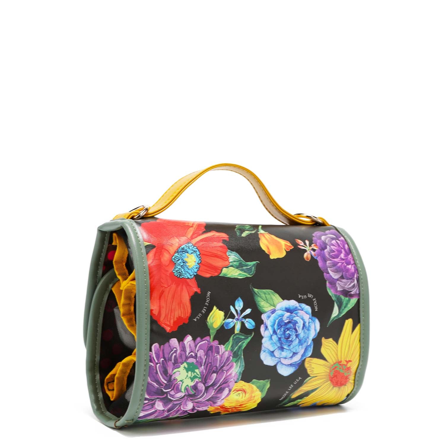 Travel cosmetique with hanger