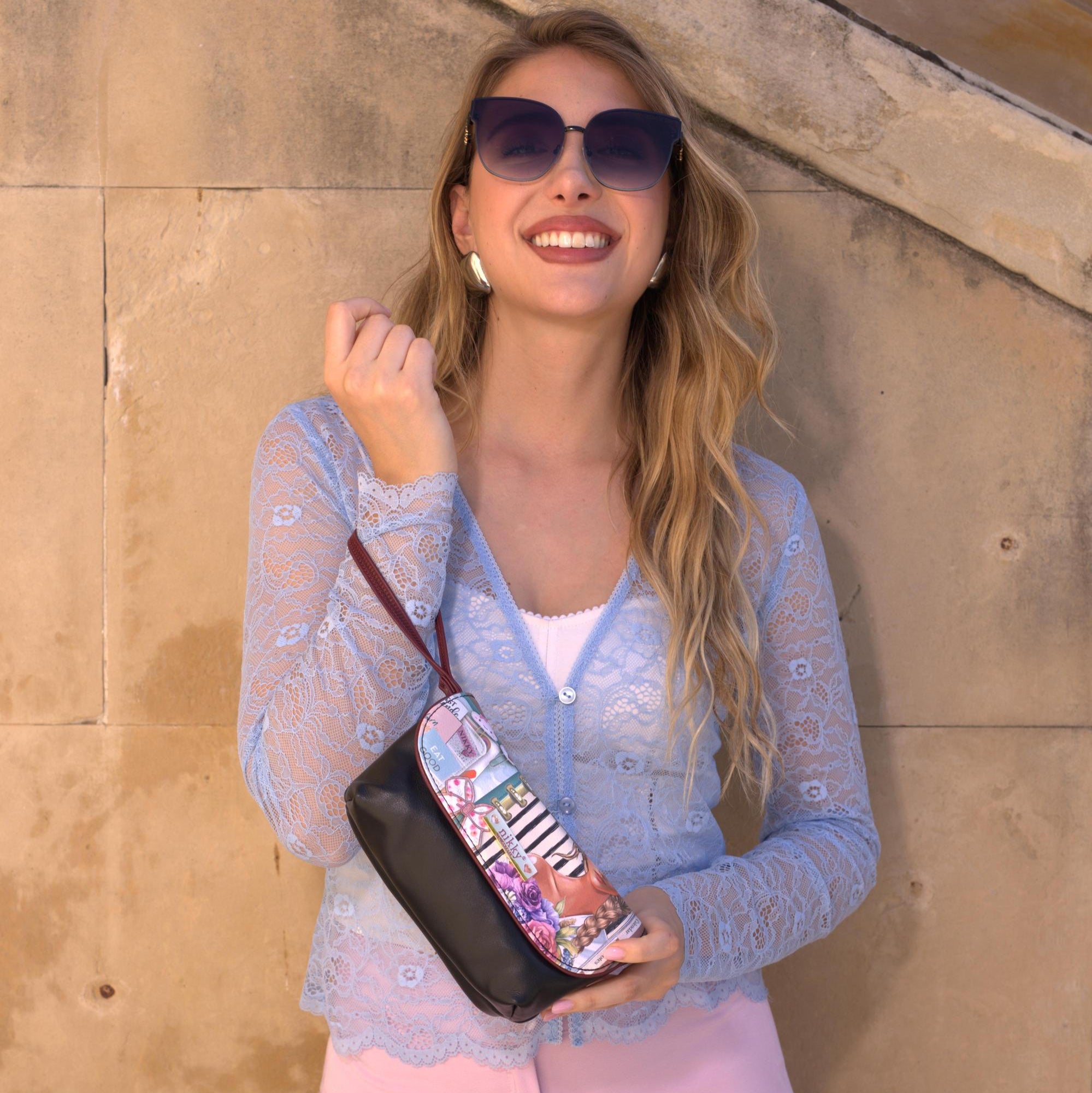 COSMETIC CASE (<tc>NOSTALGIA</tc>)