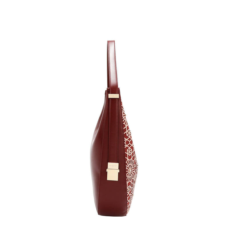 BOLSO HOBO GEOMÉTRICO CORTADO CON LÁSER (VINO)