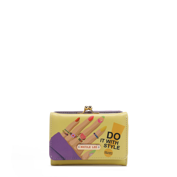 Trifold Agustina portfolio (Nail Polish)
