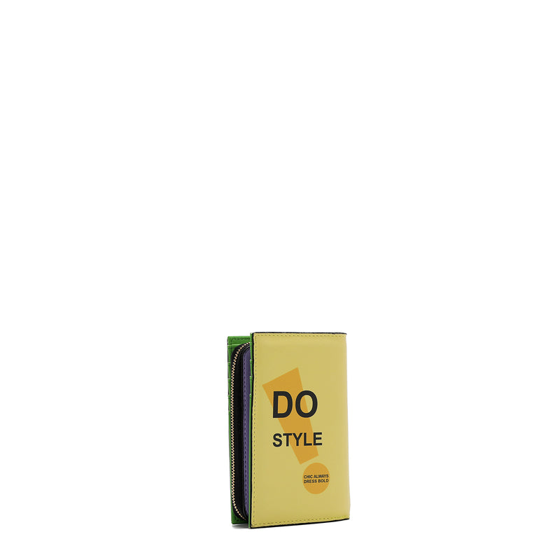 Folding portfolio with central zipper (Nail Polish)