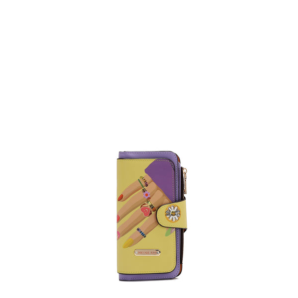 Folding portfolio in layers (Nail Polish)