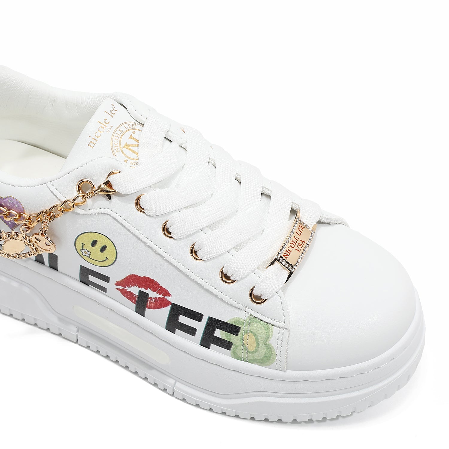 Sneakers with fashion charges