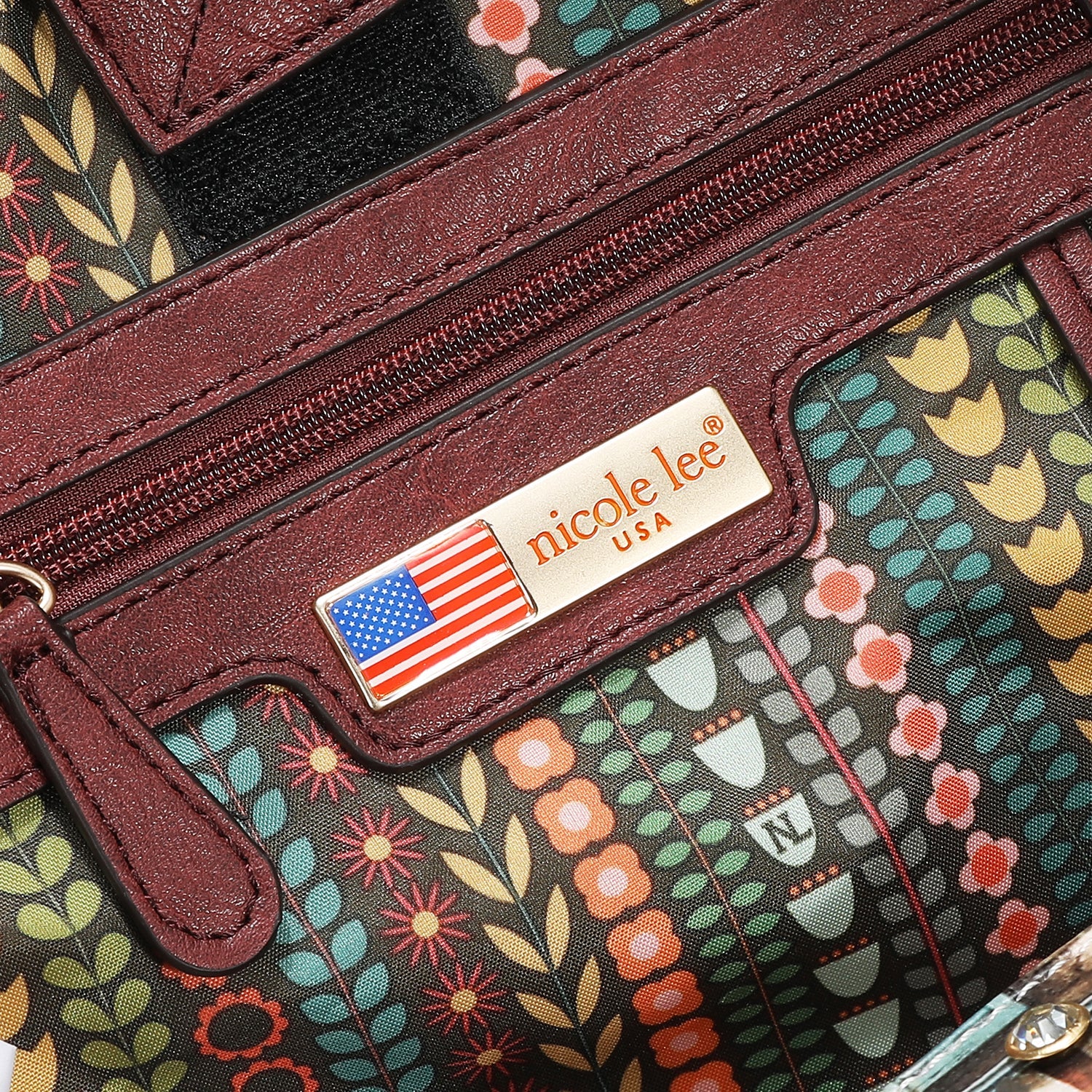 MOCHILA GRANDE DE MODA CON PUERTO DE CARGA USB Y BOLSA (VIRTUAL FRIEND)