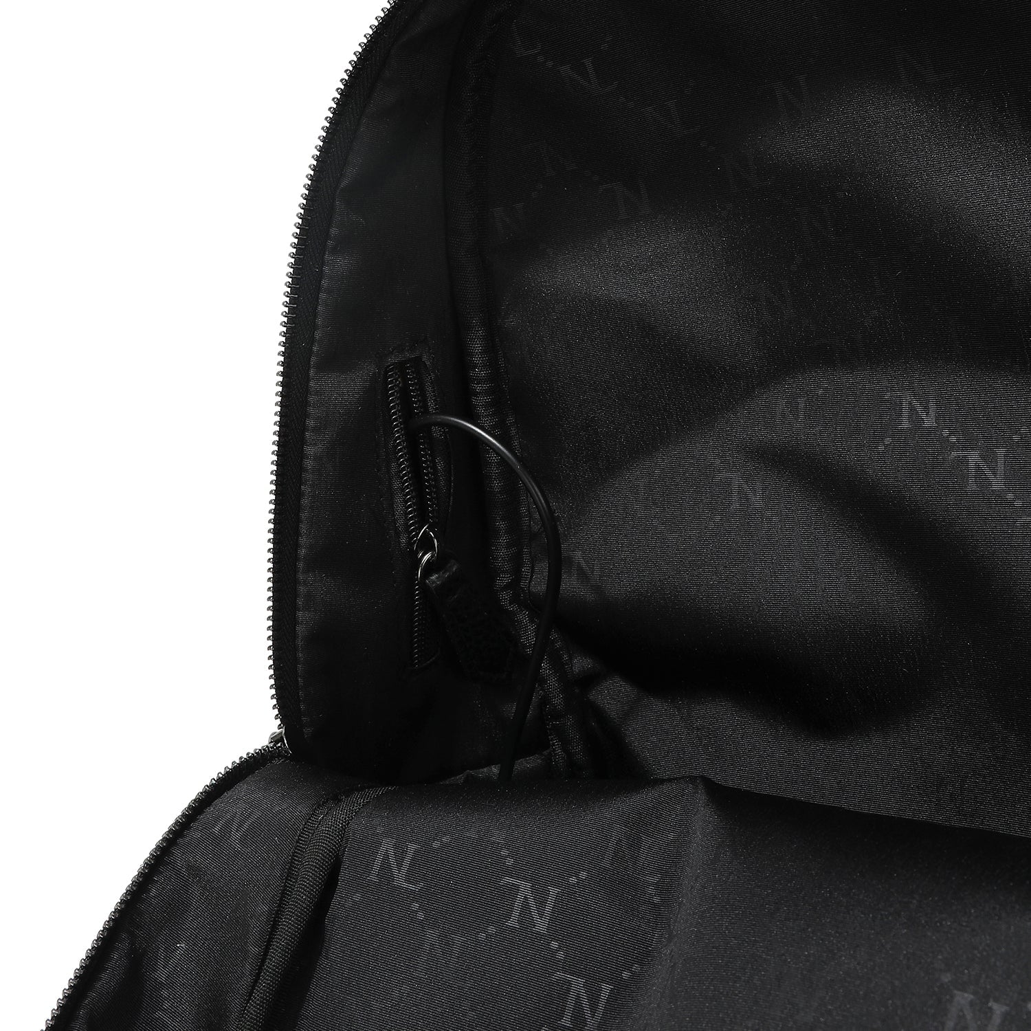 MEN'S BLACK BACKPACK WITH USB CHARGING PORT
