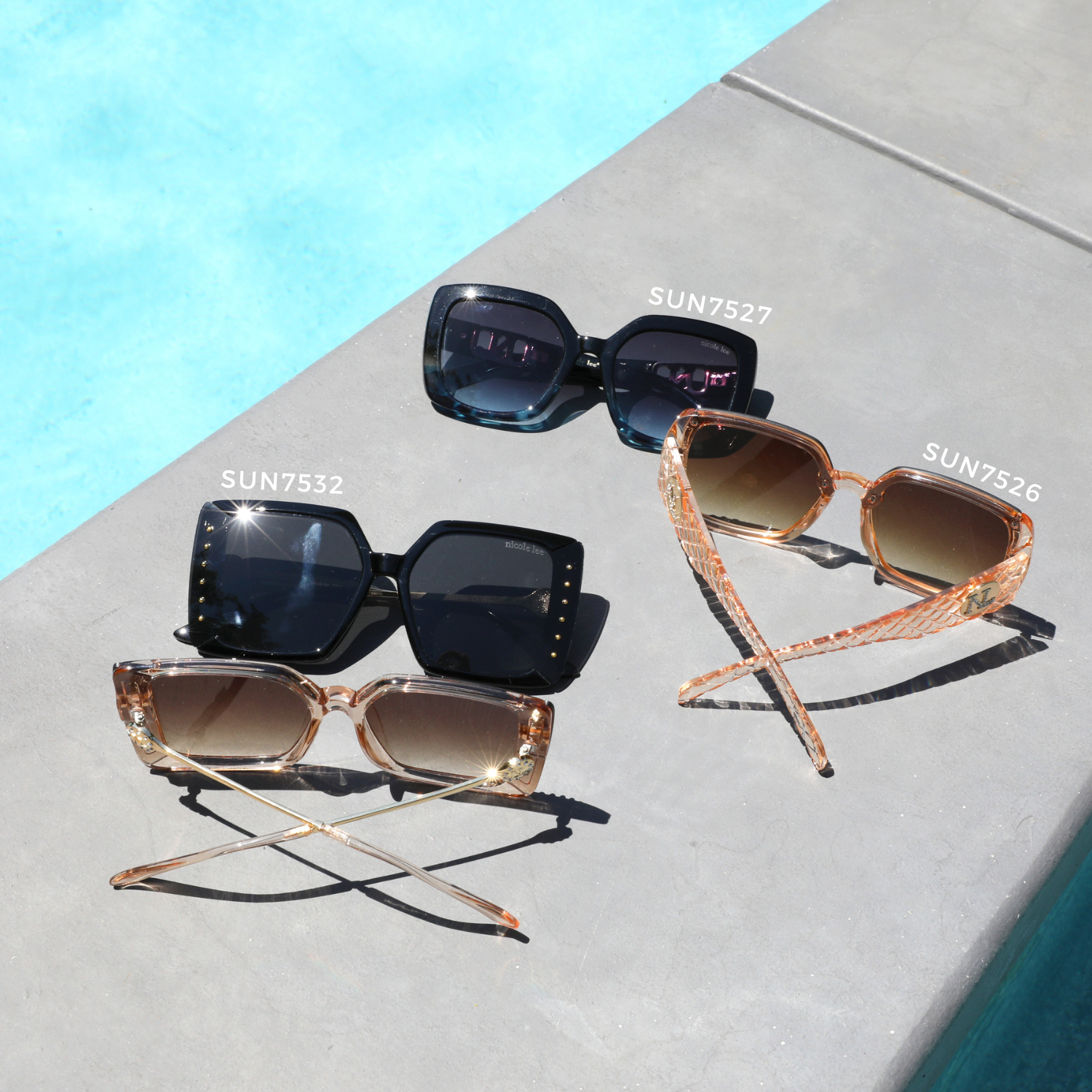 LUNETTES DE SOLEIL CARRÉES